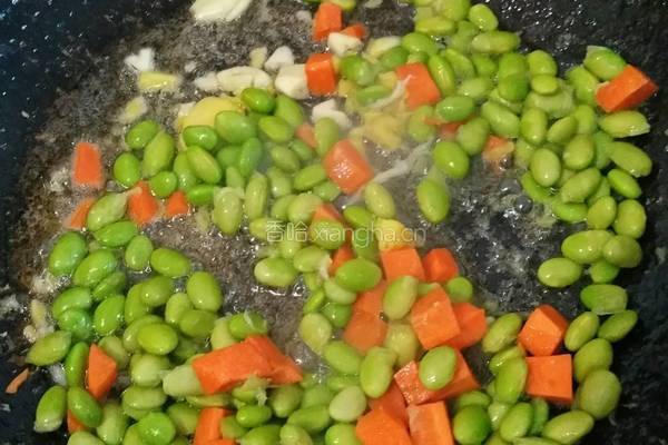 虾仁豆腐毛豆汤的做法图解4
