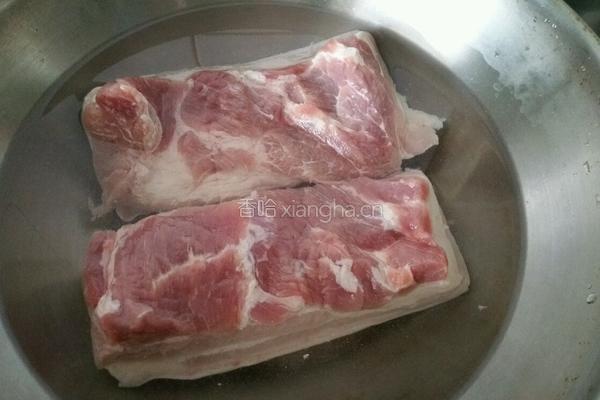 梅菜扣肉的做法图解1