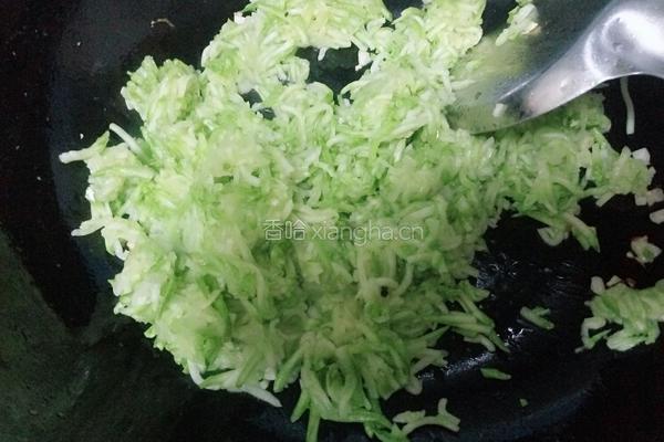 西葫芦鸡蛋包子馅的做法图解11