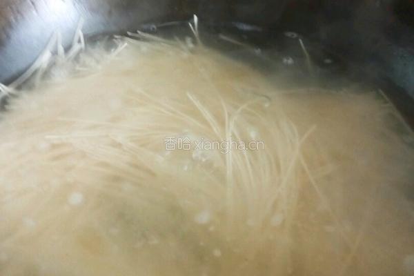 油渣芹菜打卤面的做法图解4