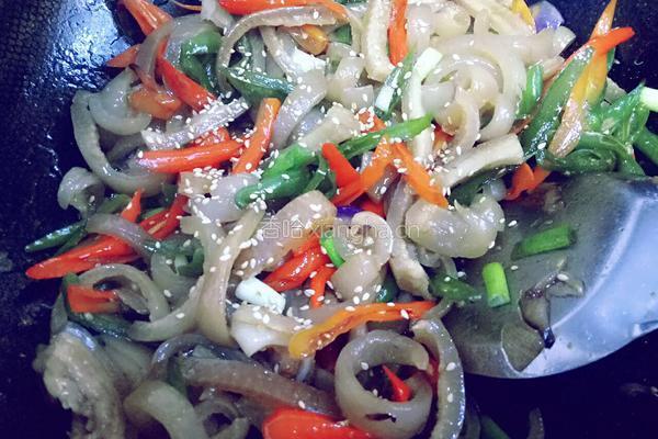 双椒炒肉皮的做法图解12
