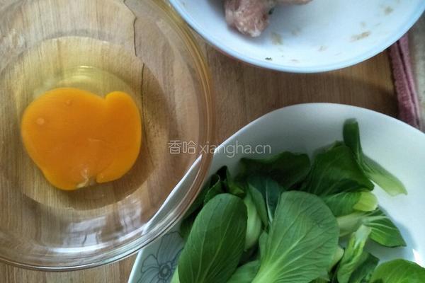 青菜鸡蛋肉丸汤的做法图解3