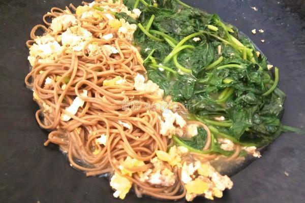 鸡蛋肉末红薯叶荞麦面的做法图解7