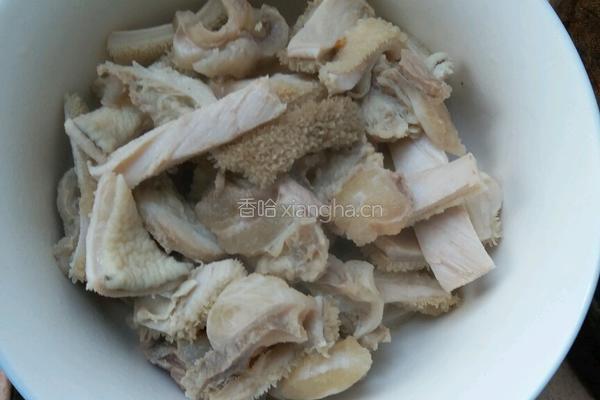 白萝卜焖牛筋肚的做法图解1