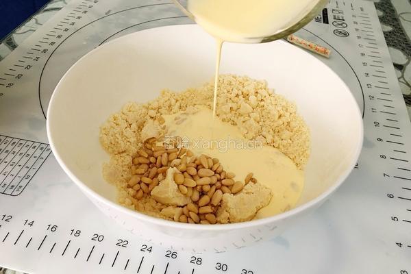 奶香松仁小饼干的做法图解7
