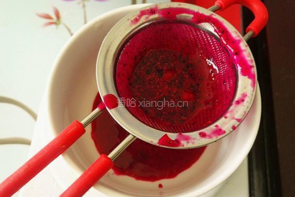 火龙果汁溶豆的做法图解1