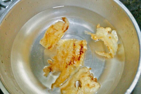 花胶炖鸡脚的做法图解2