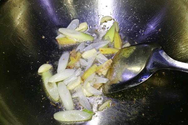 土豆烧牛肉的做法图解3