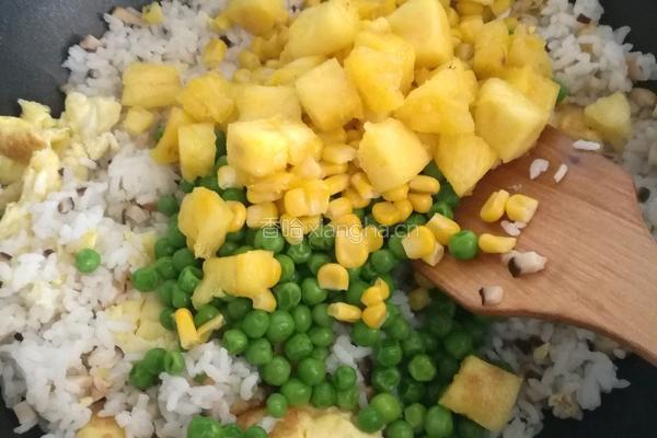 菠萝炒饭的做法图解12