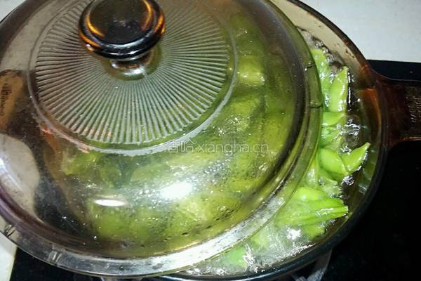 盐水豌豆的做法图解4