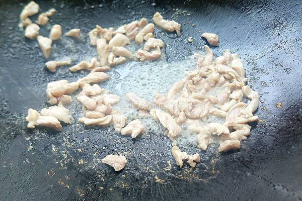 两丝炒鸡肉的做法图解14