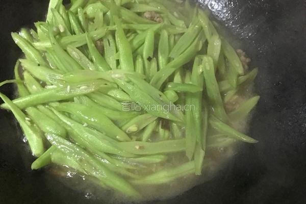 肉末炖扁豆的做法图解5