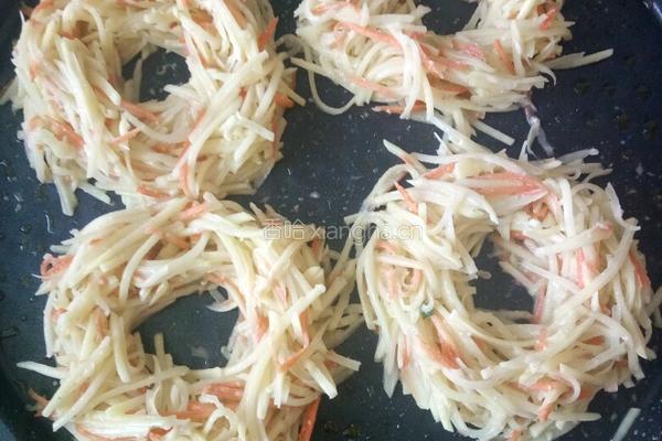 鸟巢土豆饼的做法图解3