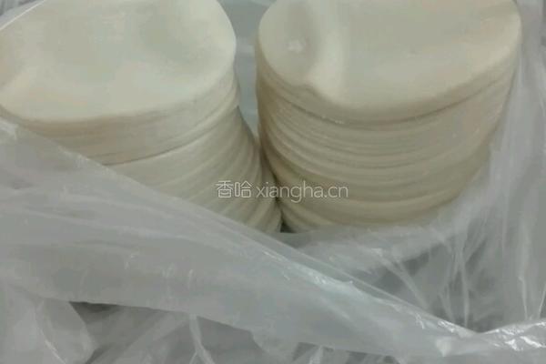 芹菜猪肉饺子的做法图解2