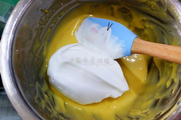 葱香肉松蛋糕卷的做法图解11