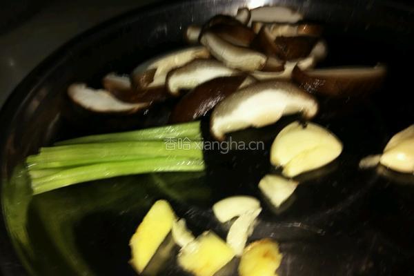 香菇蒸鸡的做法图解2