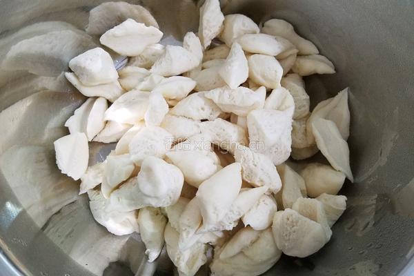 软萌牛奶卷的做法图解3