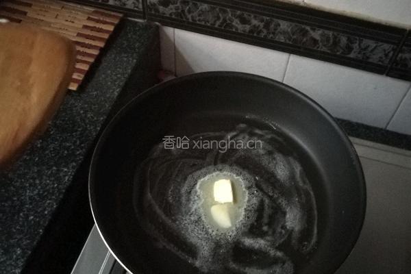 自制加厚牛扒汉堡的做法图解1