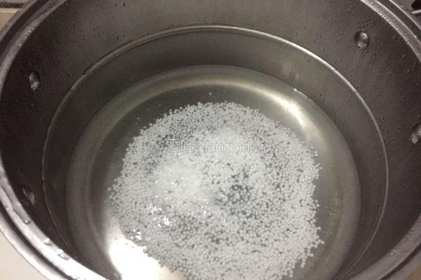 芒果椰汁西米露的做法图解2