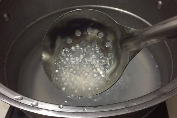 芒果椰汁西米露的做法图解3