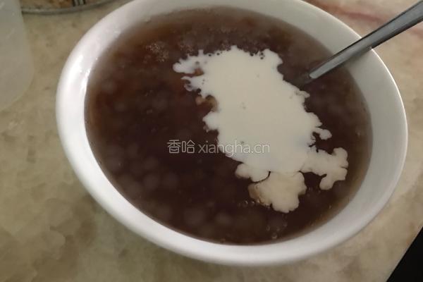 桃胶牛奶西米露的做法图解7