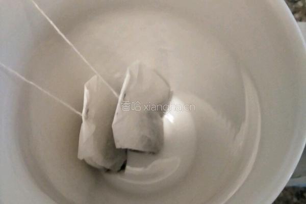 港式奶茶的做法图解2