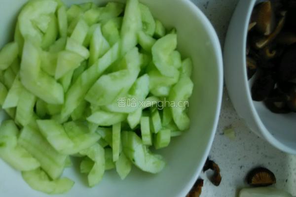 黄瓜炒虾仁的做法图解4