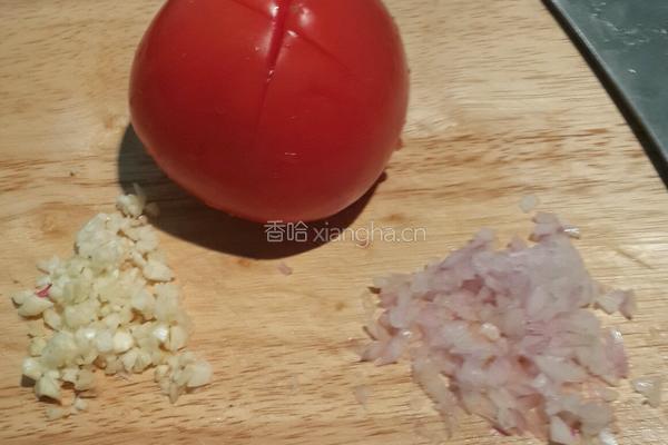 海鲜天使意面(全面解析怎样煮制弹牙意面和鲜美酱汁的方法)的做法图解2