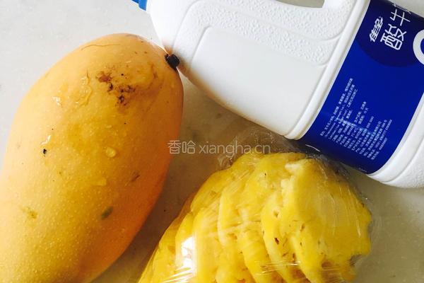 夏日新鲜水果汁的做法图解1