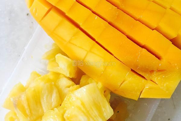 夏日新鲜水果汁的做法图解2