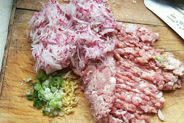 猪肉萝卜包子的做法图解6