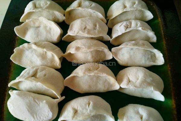 抱蛋煎饺的做法图解1