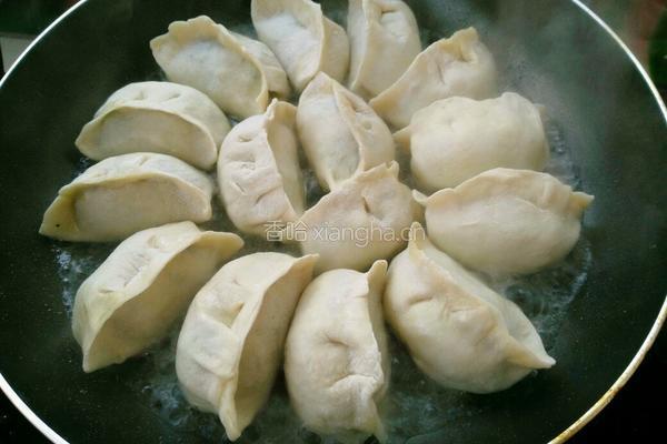 抱蛋煎饺的做法图解4