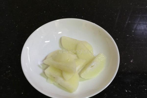 蒜香虾仁芦笋豆腐皮的做法图解2