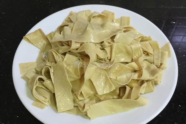 蒜香虾仁芦笋豆腐皮的做法图解5