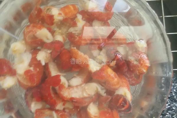 辣爆鸡尾虾的做法图解1