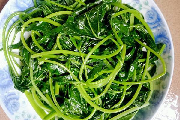 白灼红薯叶的做法图解3