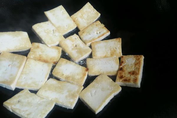 葱香豆腐的做法图解1
