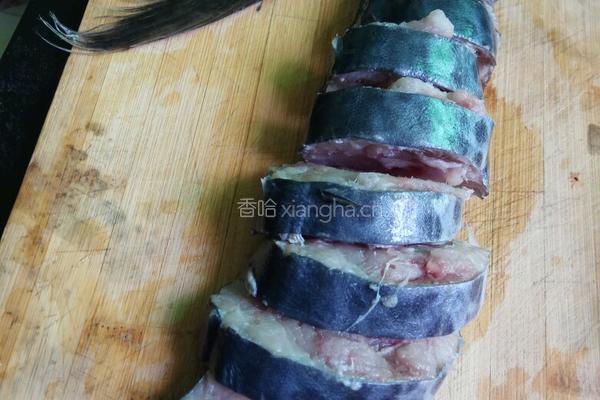 老屋私房菜红烧鲅鱼尾的做法图解2
