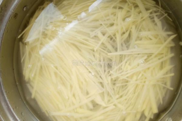 凉拌土豆丝的做法图解3