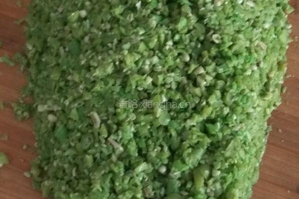 猪肉豆角馅饺子的做法图解3
