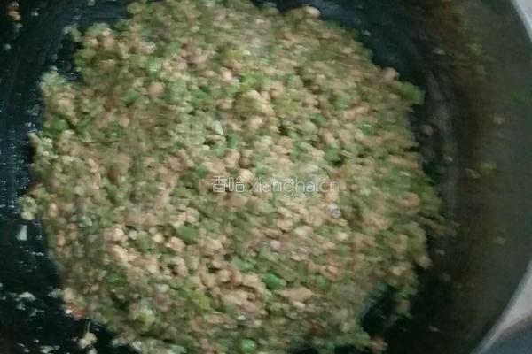 猪肉豆角馅饺子的做法图解12