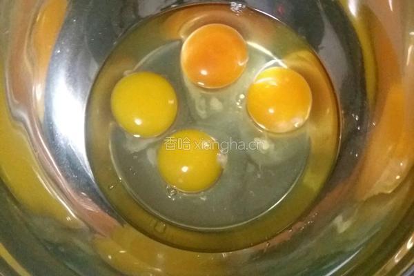 电饭煲蒸蛋糕的做法图解1