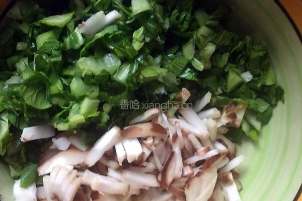 香菇青菜瘦肉猪皮粥的做法图解3