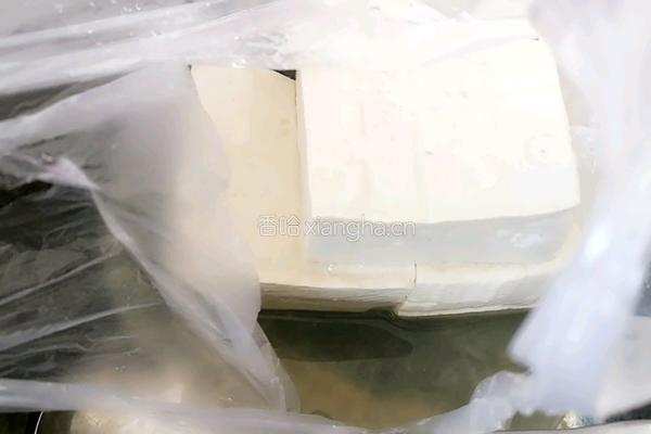 肉末豆腐的做法图解1
