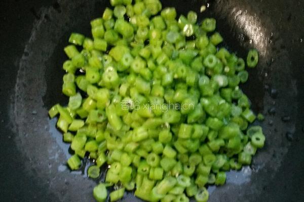 肉丁炒豆角的做法图解8
