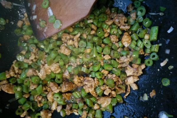 肉丁炒豆角的做法图解11