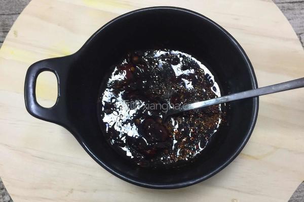 鲫鱼炖豆腐的做法图解3