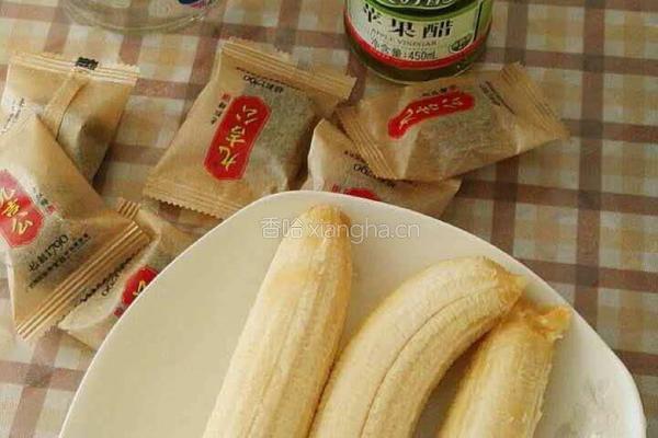 红糖香蕉苹果醋的做法图解1