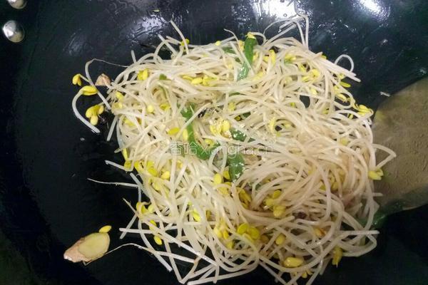 炒黄豆芽的做法图解6